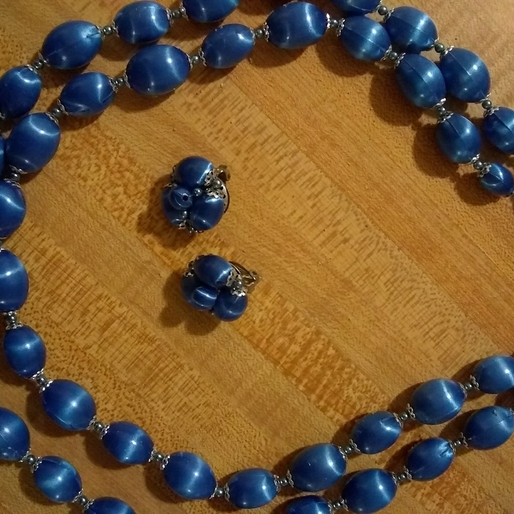vintage blue beaded necklace and earrings set